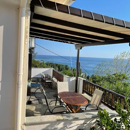 Just Renovated Seaside 80 Meters From The Sea Apartman